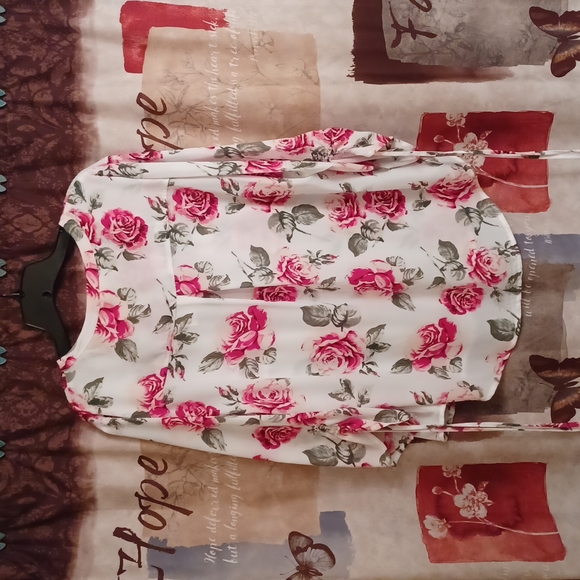 Floral Blouse - Picture 2 of 3